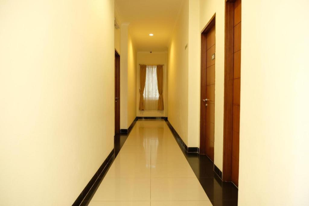 Oyo 1616 Hotel Central City 2 Tanjung Pandan Exterior photo