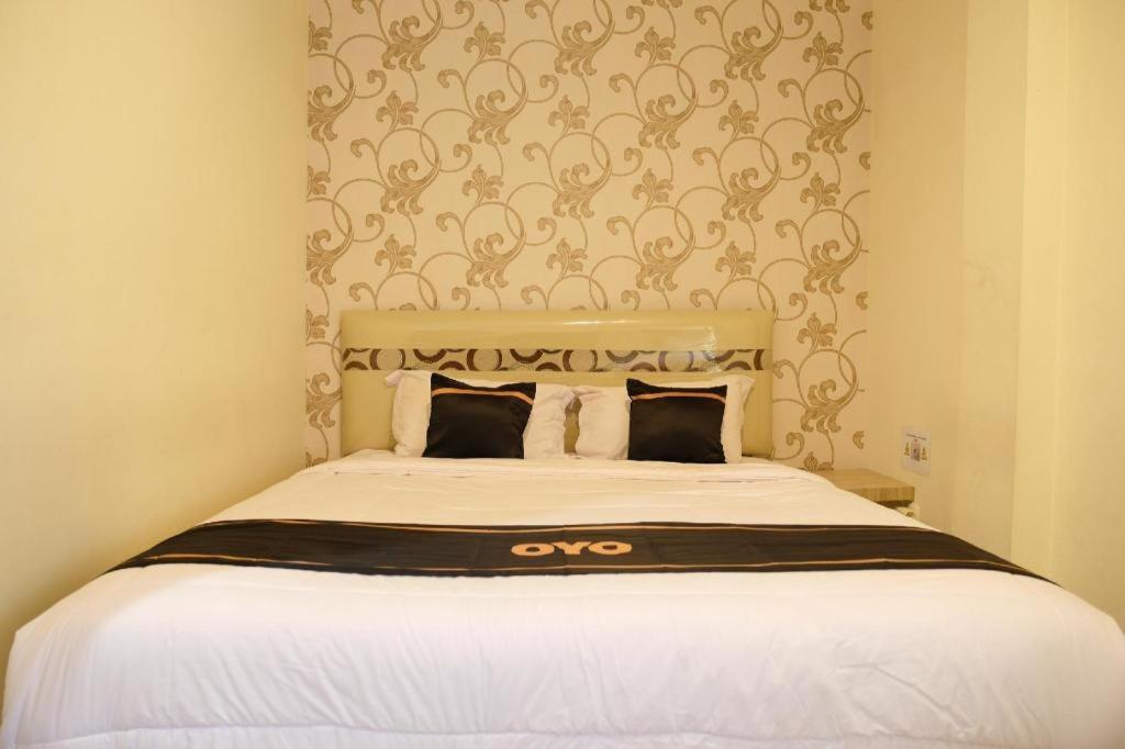 Oyo 1616 Hotel Central City 2 Tanjung Pandan Exterior photo