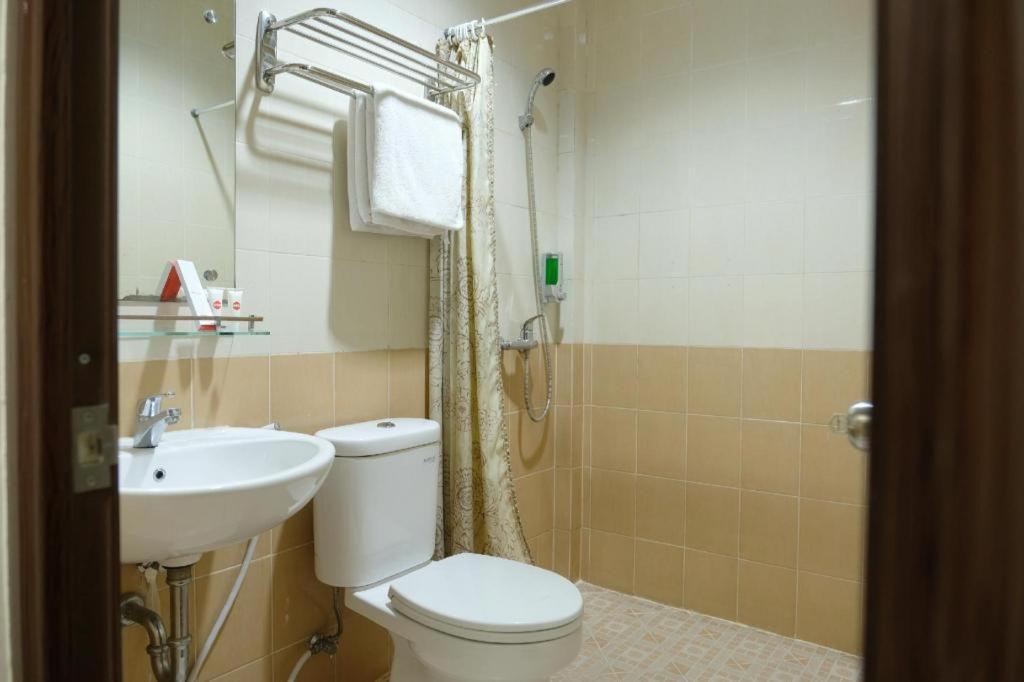 Oyo 1616 Hotel Central City 2 Tanjung Pandan Exterior photo